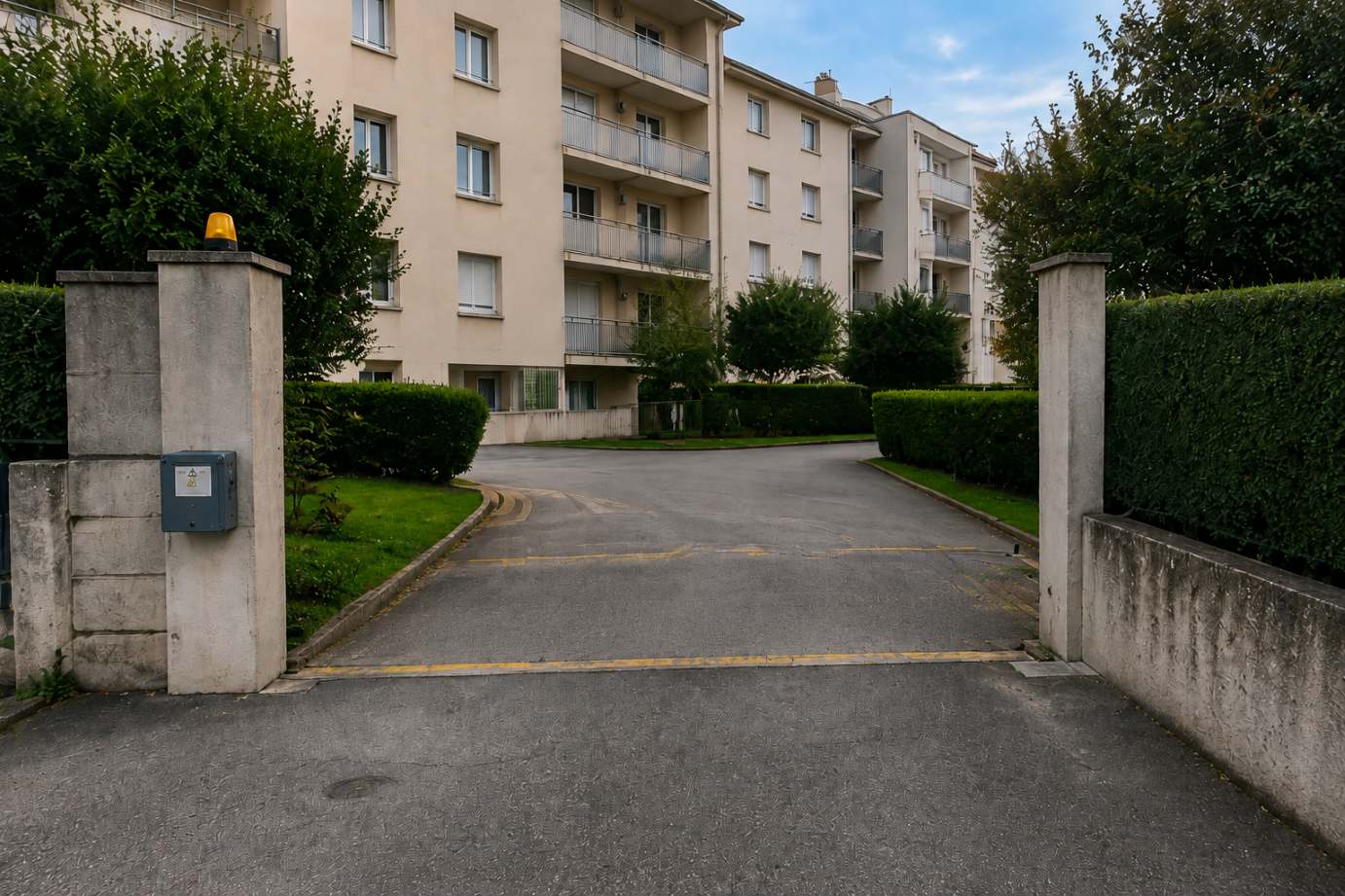 aj2p-savoie-fermeture-automatisme-avant-residence